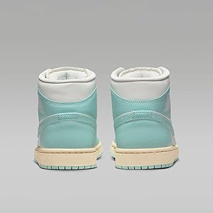 [ナイキ] AIR JORDAN 1 MID セイル/モスリン/ライトデュー Amazon | [ナイキ] エア ジョーダン 1 ミッド W AIR JORDAN 1